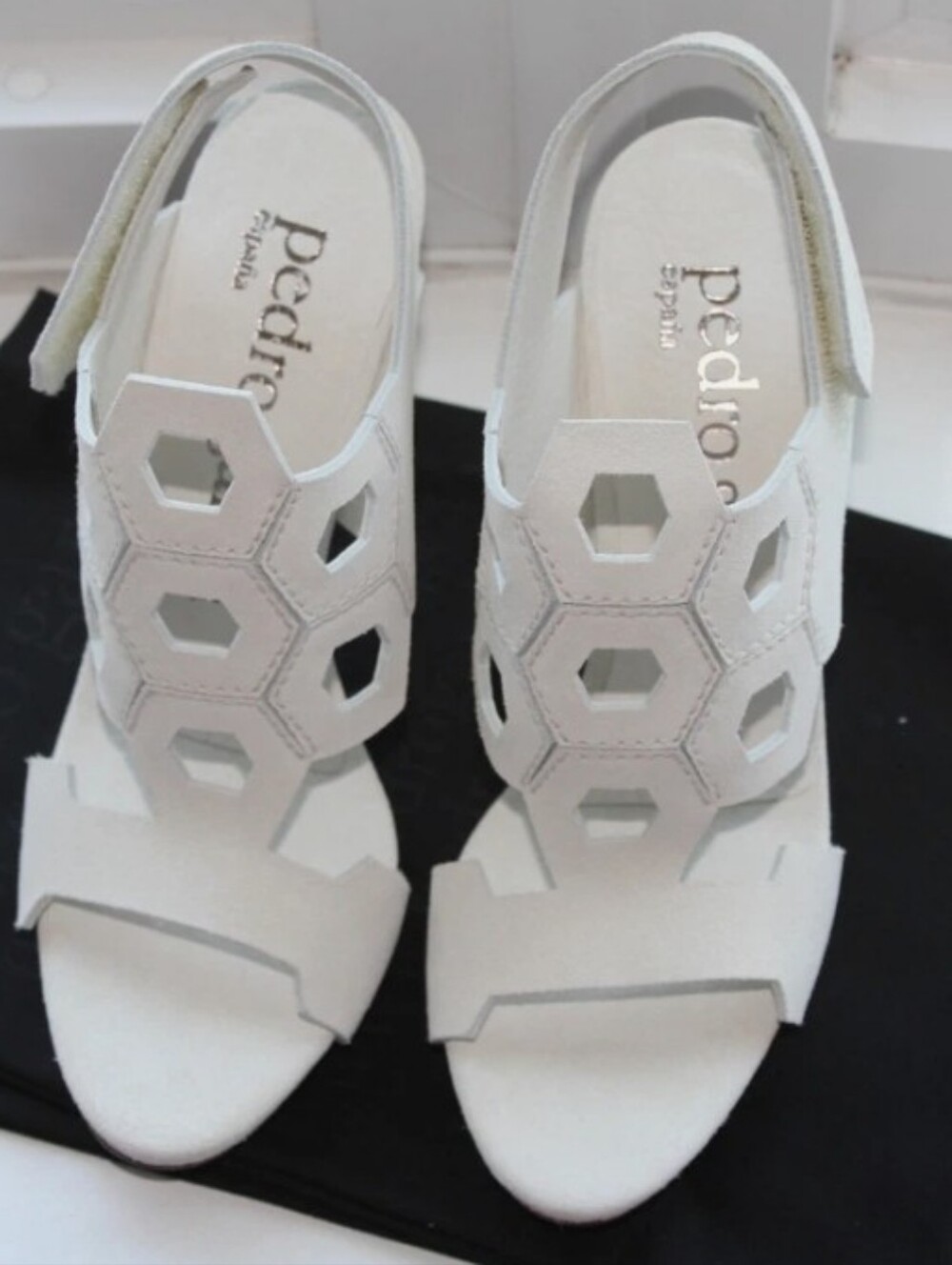 Pedro Garcia Siler Style,  Halk  Castoro White Hexagon Cutout Slingback Heels